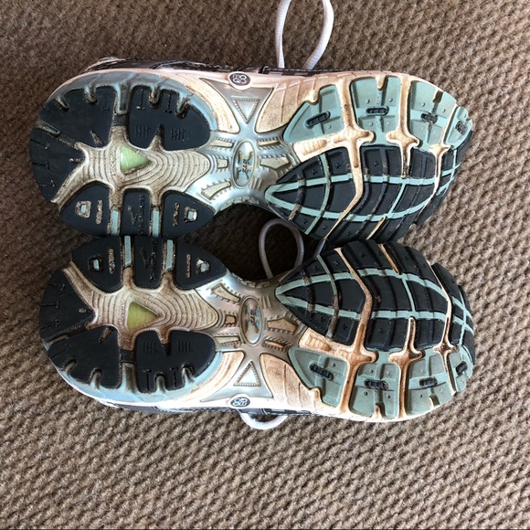 Brooks Adrenaline GTS Running Sneakers - Picture 2 of 4